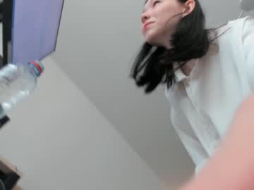 girl
        oki_dokie cam image #1596662