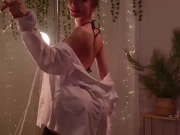 girl
        eva_natsumi cam image #4215499