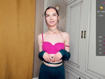 girl
        happiness_call cam image #2416125
