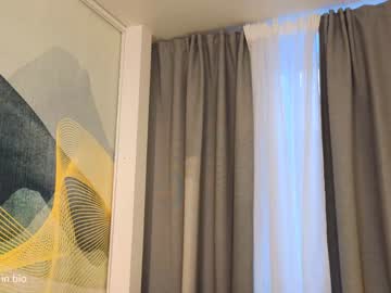 girl
        milablush cam image #1164955