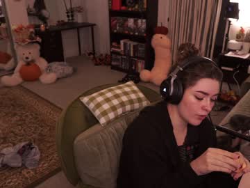 girl
        evelynpiers cam image #2389336