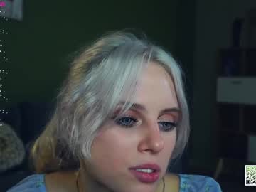 girl
        audreycarvin cam image #4747046
