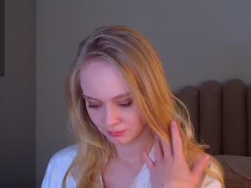 girl
        stacy_fanning cam image #3871942