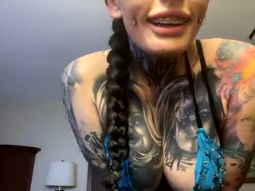 girl
        tattedlilslut cam image #3943038