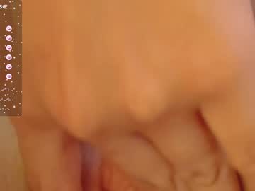 girl
        little_effy18 cam image #3092280