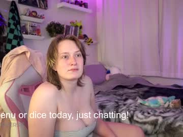 girl
        laylas_universe cam image #4602575