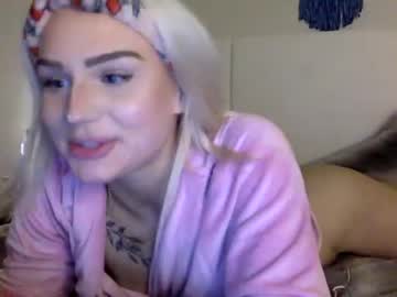 girl
        firebrookey cam image #1450806