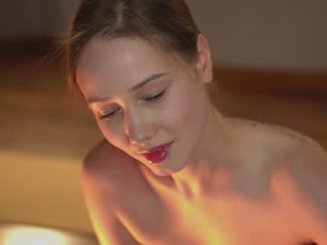 girl
        purefection_ cam image #3190684