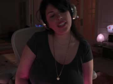 girl
        mila_ cam image #4366225