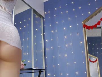 girl
        kriskras__ cam image #3669312