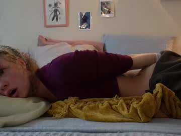girl
        sistinehashands cam image #5590747