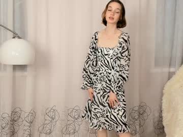 girl
        constancefyr cam image #1880804