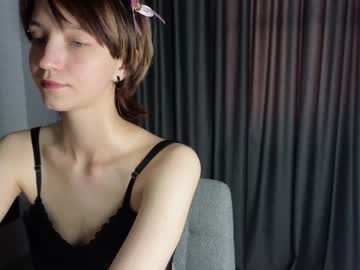 girl
        _yoshiko_ cam image #4210170