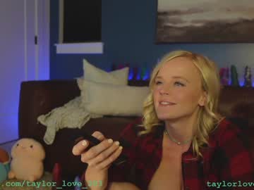 girl
        taylor_love_303 cam image #3240154