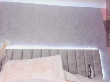 girl
        candyred88 cam image #4373584
