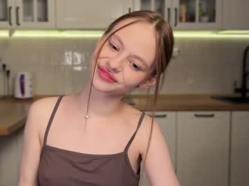 girl
        tweety_sweetie cam image #5441939