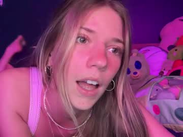 girl
        oliviahansleyy cam image #6915492
