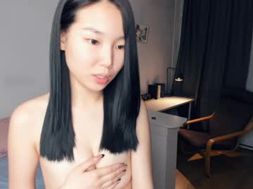 girl
        darinaweis cam image #6045571