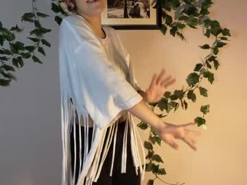 girl
        teresabriggs cam image #2406944