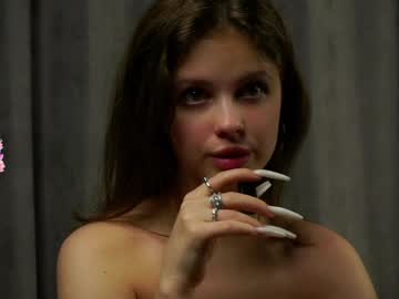 girl
        a_whole_eternity cam image #4916575