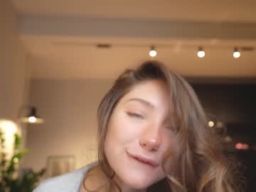girl
        mia_elfie cam image #4889257