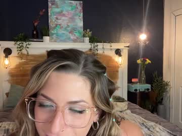 girl
        cleverrrk cam image #5149550