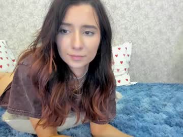 girl
        crystalnut cam image #6652939