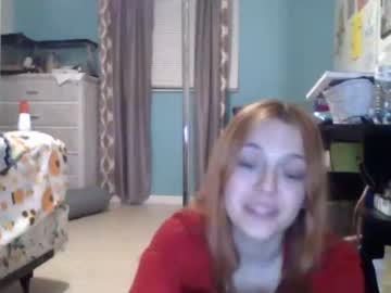 girl
        lilred_69 cam image #1753281