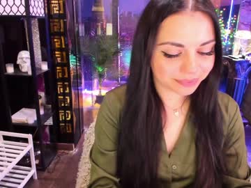 girl
        alma_pearl cam image #2744947