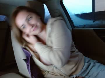 girl
        juicy_peach88 cam image #1353541