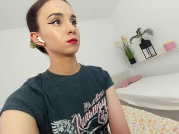 girl
        ehotlovea cam image #6960282