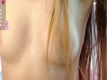 girl
        angely_18 cam image #4939682