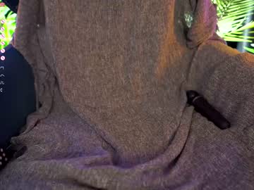 girl
        vikifox_ cam image #999338