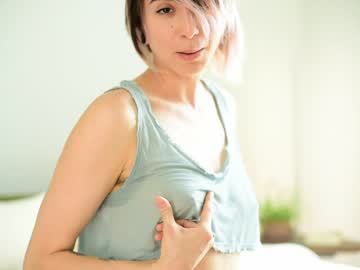 girl
        lizmreow cam image #1657255