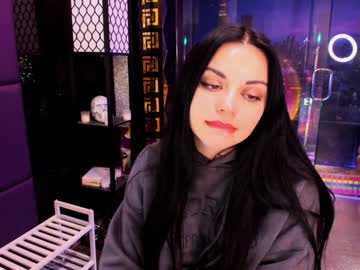 girl
        alma_pearl cam image #6443948