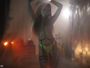 girl
        lettymoa cam image #6592788