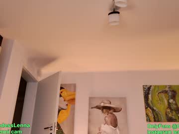 girl
        lenna_godess cam image #5358941