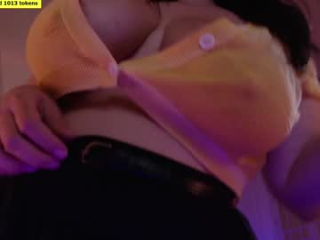 girl
        mila_ cam image #4424401