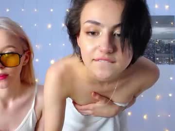 couple Cam Girls Masturbating With Dildos On Chaturbate with kayla_bennet