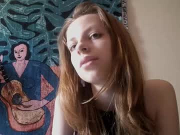 girl
        eastereade cam image #6689364