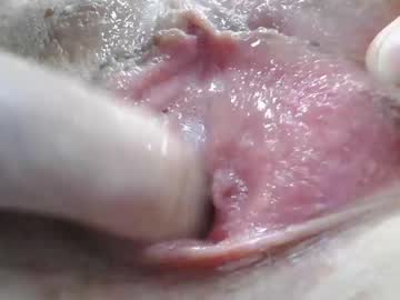 girl
        courtney_luv cam image #1547771