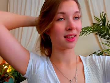 girl
        milablush cam image #2357582