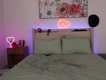 couple
        ari_lovexo cam image #6505106