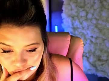 girl
        sherbru cam image #4687869