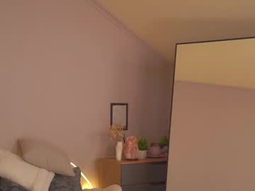 girl
        jjennnyy cam image #6889900