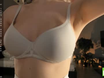 girl
        margarethowell cam image #5566897