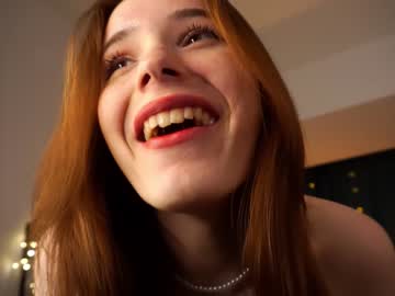girl
        margarethowell cam image #3104311