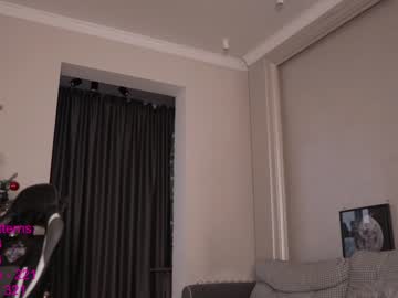 girl
        lindamei cam image #540118