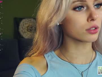 girl
        audreycarvin cam image #4802224