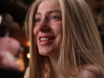 girl
        kateharrise cam image #4582604